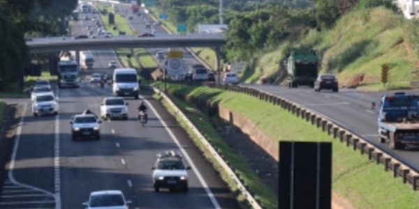 Movimento de veículos na rodovia Marechal Rondon / Fonte: Aceituno Jr./JC Imagens