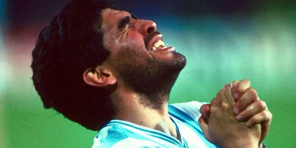 Imagem de arquivo de Maradona com a camisa da Argentina, em 18 de junho de 1990
Foto: David Jacobs/Reuters