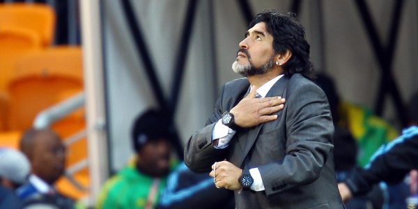 Diego Maradona comemora após partida da Argentina contra Coreia do Sul na Copa do Mundo de 2010
Foto: Jonne Roriz/Estadão Conteúdo (17.jun.2010)