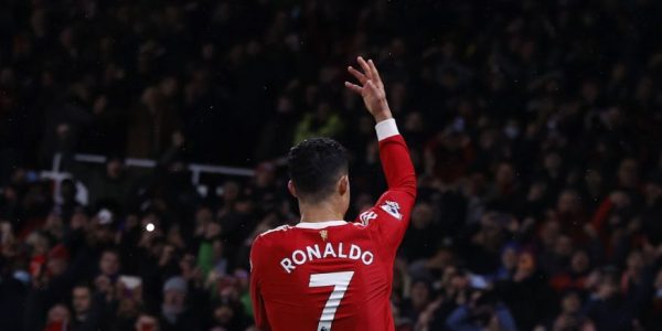 Cinco vezes vencedor da Bola de Ouro, Ronaldo começou sua carreira no clube Sporting CP