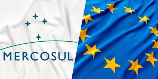 Bandeiras do Mercosul e da União Europeia (UE) • Reprodução: Ipea