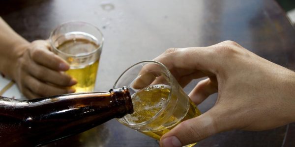 Em 2020, houve aumento no consumo abusivo de bebidas alcoólicas e principalmente no sedentarismo