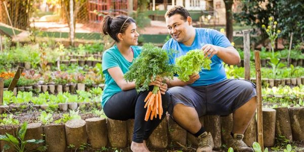 Wagner Ferreira dos Santos e a filha Sara: família adota filosofia de aproveitamento máximo / Foto: Arquivo Pessoal