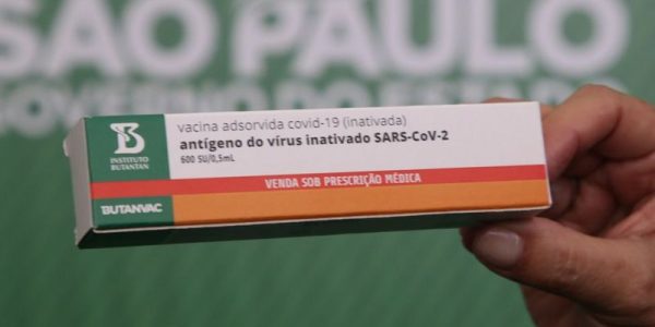 Vacina 100% brasileira: Instituto prevê fazer testes clínicos da Butanvac com seres humanos em apenas três meses e disponibilizar 40 milhões de doses a partir de julho.