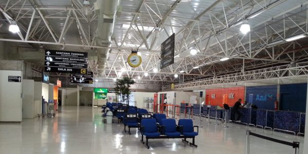 Aeroporto_Internacional_Bauru_-_Arealva_Moussa_Nakhl_Tobias_-_Saguão_-_04[1]