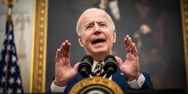 Biden: aprovação do pacote de estímulo sem grandes alterações foi vista como vitória do presidente no Congresso (Ken Cedeno/CNP/Bloomberg/Getty Images)