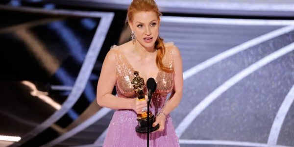 Jessica Chastain discursa após receber Oscar de melhor atriz

Crédito: Getty Images