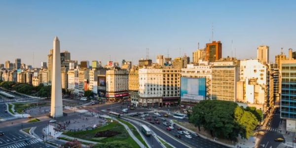 Buenos Aires: Argentina tem dólar a quase 200 pesos na cotação "blue" (Andrew Peacock/Getty Images)