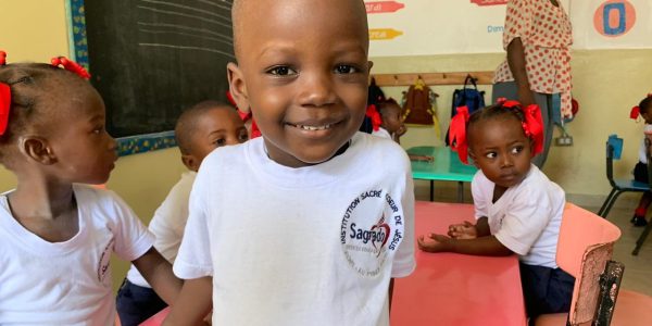 A instituição oferece ensino e refeições diárias para mais de 270 crianças que vivem na capital do Haiti
Créditos: divulgação/ Beto Frost