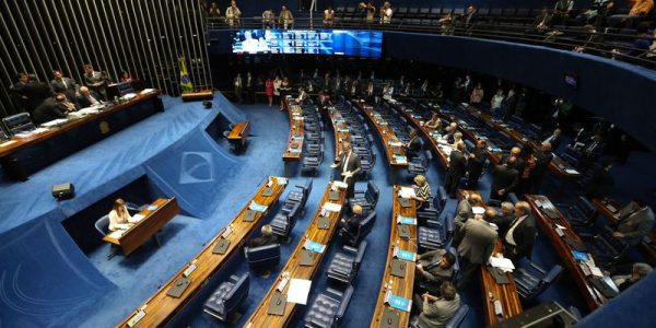 Brasília - Sessão extraordinária do Senado para votar o decreto de intervenção federal na segurança pública do Rio de Janeiro (Fabio Rodrigues Pozzebom/Agência Brasil)