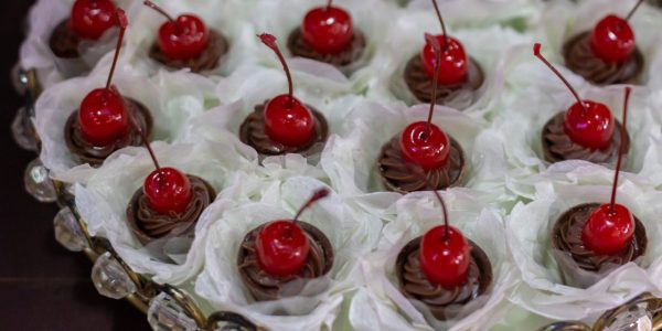 Copinho de Ganache de chocolate ao leite com Cereja. (Casamento de Aline e Rodrigo)