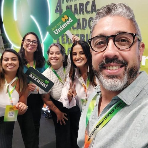 Os representantes da Unimed Bauru: Rubiane Fonseca, Gabriela Cossoniche, Nicole Moura, Márcia Palhacci e Fábio Delboni