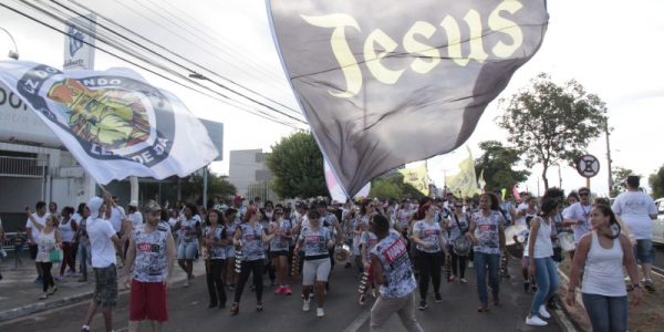 Batucada abençoada da Igreja Bola de Neve na Getúlio Vargas