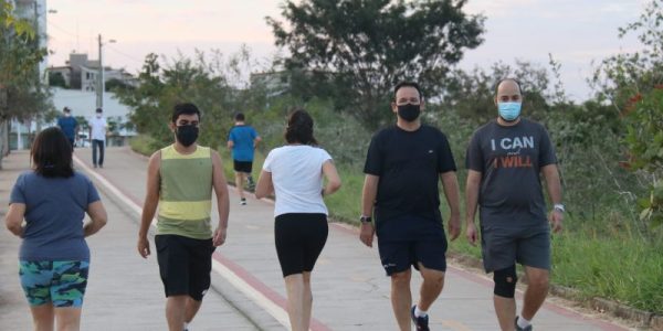 A máscara é uma proteção importante e uma defesa adicional / Foto: Aceituno Jr