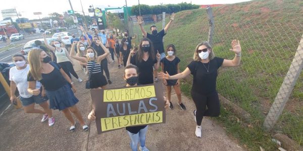 Ontem, houve uma caminhada pela Getúlio para divulgar o ato / Foto: Aceituno Jr.