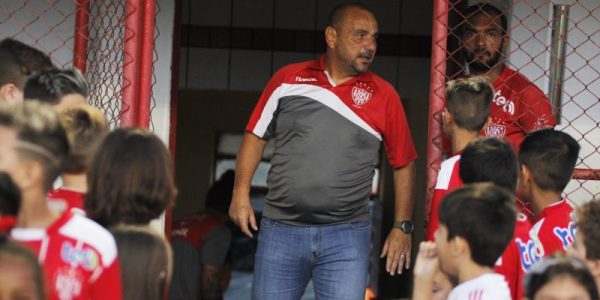 betao_alcantara_ao_lado_de_richarlyson_na_ultima_partida_dele_no_comando_do_noroeste_na_segunda_partida_das_quartas_da_a3-1321459