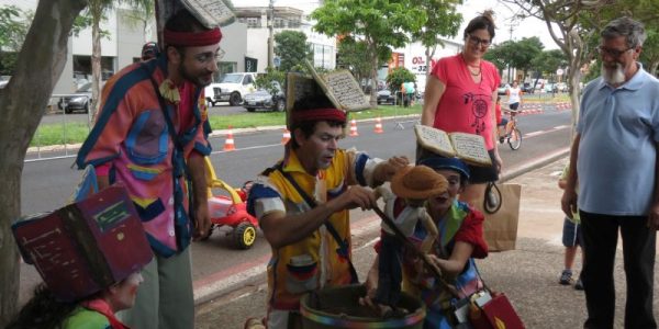 cabecas_de_livro_feleli_3-1175782