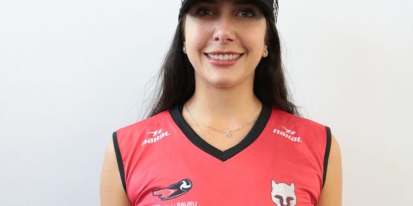 Levantadora Carol Leite tem 27 anos e 1,78m de altura / Foto: Marcelo Ferrazoli/SESI