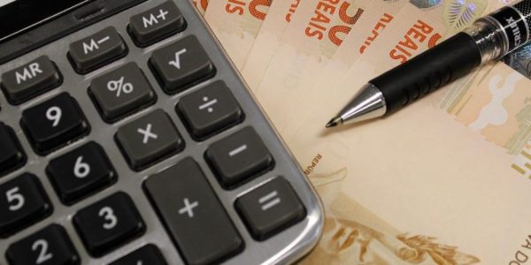 dinheiro_calculadora-1-1-868x644[1]