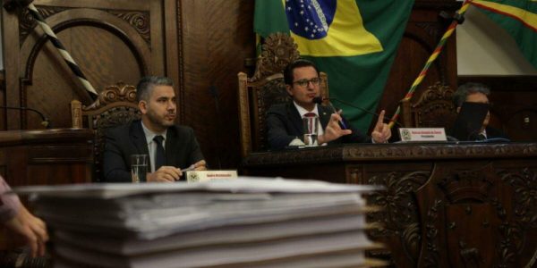 André Maldonado (PP) e Markinho Souza (MDB), presidente: Mesa atuou para 'salvar' aprovação do projeto, mas ambos criticaram envio atropelado do projeto