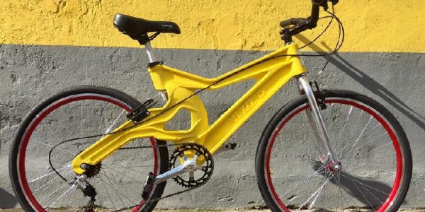 feita-de-plastico-reciclado-bicicleta-brasileira-nao-tem-solda-nem-enferruja-6-conexao-planeta.jpg.pagespeed.ce.dKgvVuv_an