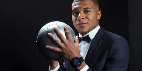 O atacante francês Kylian Mbappé Michael Regan - FIFA/FIFA via Getty Images