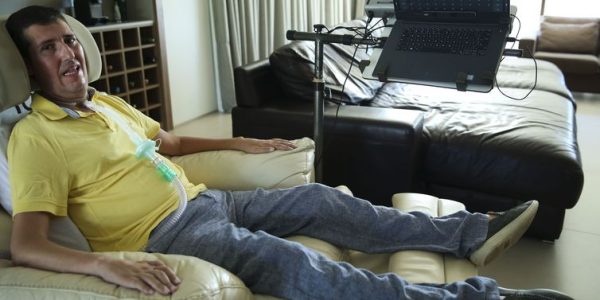 José Afonso Braga, portador de Esclerose Lateral Amiotrófica (ELA), criou um aplicativo prático e intuitivo para ajudar pessoas com a doença degenerativa a se comunicarem, o WeCanSpeak.