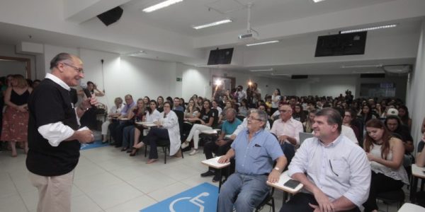 Geraldo Alckmin dá aula  inaugural na Uninove de Bauru