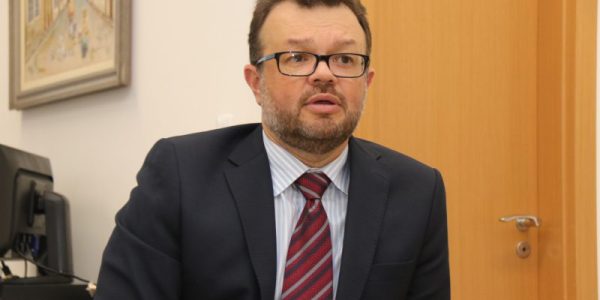 jrmala48372-1529846[1]