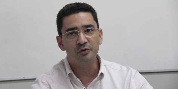Reunião na prefeitura, Gazzetta convoca sindicato para   explicar o reajuste salarial, categoria não comparece.
Everson Demarchi