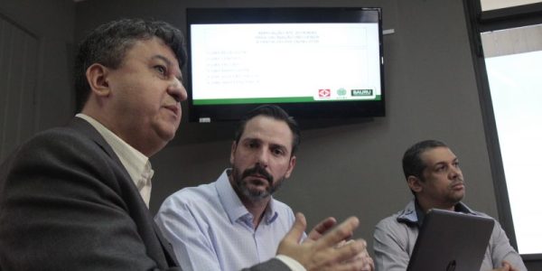 Secretário de saúde de Bauru faz coletiva para falar sobre a gripe H1N1,
Marcos Cabelo, José Eduardo Fogolin, Ezequiel Santos