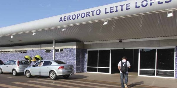media_upload_noticias_2019_01_09_11_37_aeroporto-leite-lopes