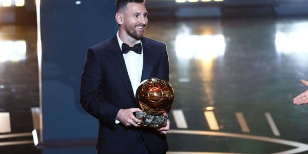 messi-bola-de-ouro-2023-e1698702151659[1]