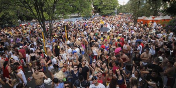 Bloco Domingo Pé de Cachaça. 19/02/2017