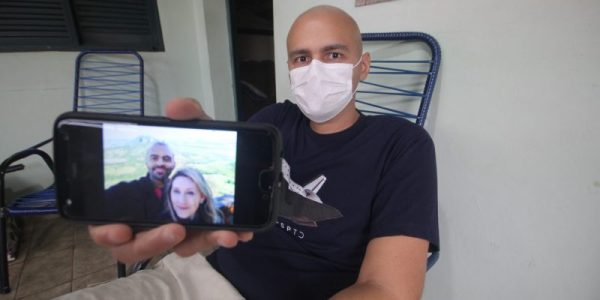 O professor Vitor Augusto Giatti Fernandes luta contra a leucemia e busca doador de medula óssea. 06/02/2019