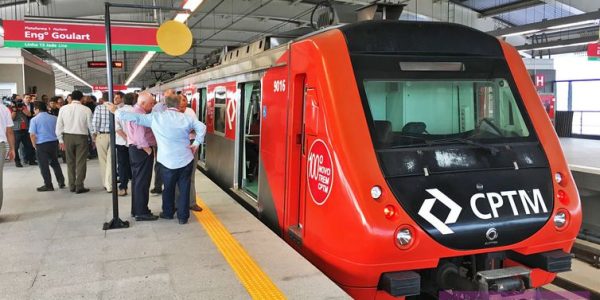 Trem expresso de Guarulhos