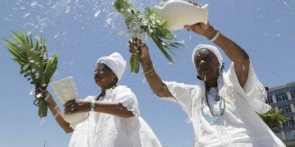 x12327-religioes-africanas-ficam-de-fora-de-centro-ecumenico-na-vila-olimpica.jpg.pagespeed.ic.axnf5r-X-M