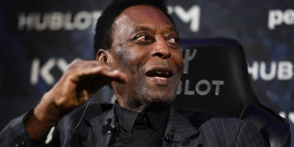 x81988303_Brazilian-football-legend-Pele-speaks-during-a-meeting-with-Paris-Saint-Germain-PSG-and-Fra.jpg.pagespeed.ic.JRSl8zI3uM