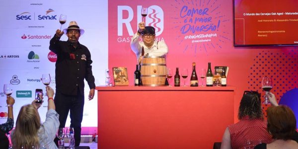 Palestra durante o Rio Gastronomia fala sobre mercado cervejeiro no país e oferece degustação de sabores inusitados da bebida Foto: Fabio Cordeiro